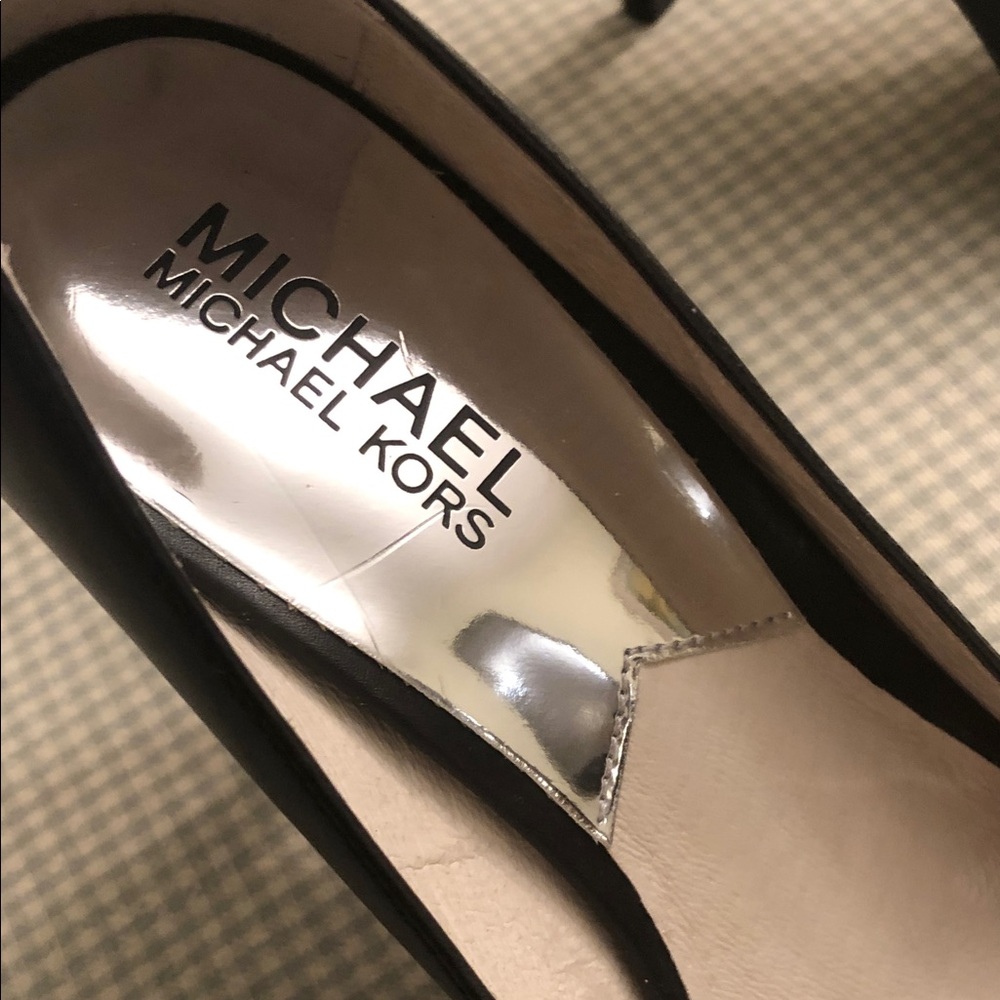 Michael Kors Black Heels with Metallic Silver Tips 6 1/2M Brand New #688 - Picture 6 of 12